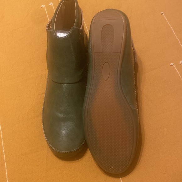 Mint green with tan strap low cut size 10 tan - Picture 3 of 4